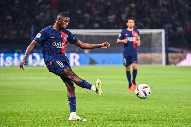 德比即将打响！枪手热刺发布对阵海报：萨卡、西蒙斯等人出镜