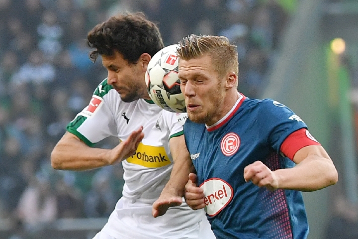 杜兰特空接暴扣，全场掌声雷动